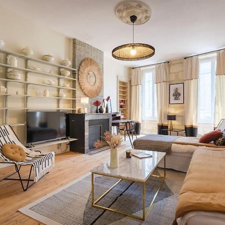 Appartement Avec Son Patio Dans Centre Historique De Bourg ภายนอก รูปภาพ