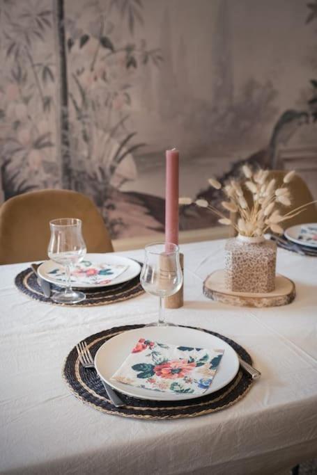 Appartement Avec Son Patio Dans Centre Historique De Bourg ภายนอก รูปภาพ