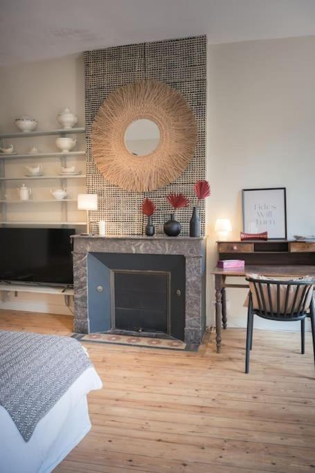Appartement Avec Son Patio Dans Centre Historique De Bourg ภายนอก รูปภาพ